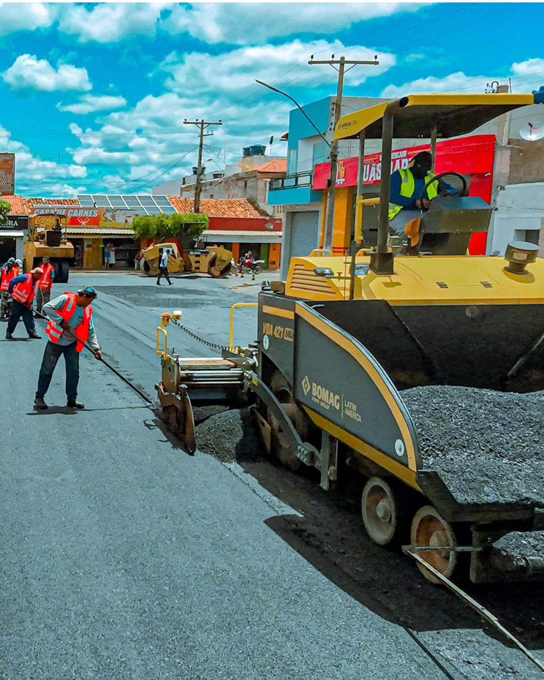Praça José Gonçalves e Avenida Edimário Neres, recebem asfalto CBUQ em Cafarnaum.